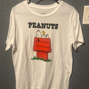 Peanuts tee